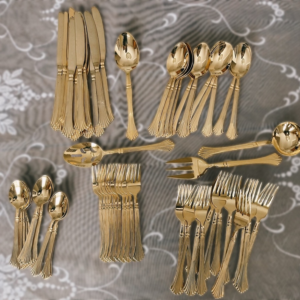 Elegant Gold Cutlery Set